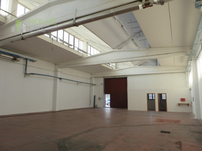 SCHIO - Z.I: CAPANNONE INDUSTRIALE di mq 1.000 circa H 6,00 mt con impianti, con terreno esterno ...