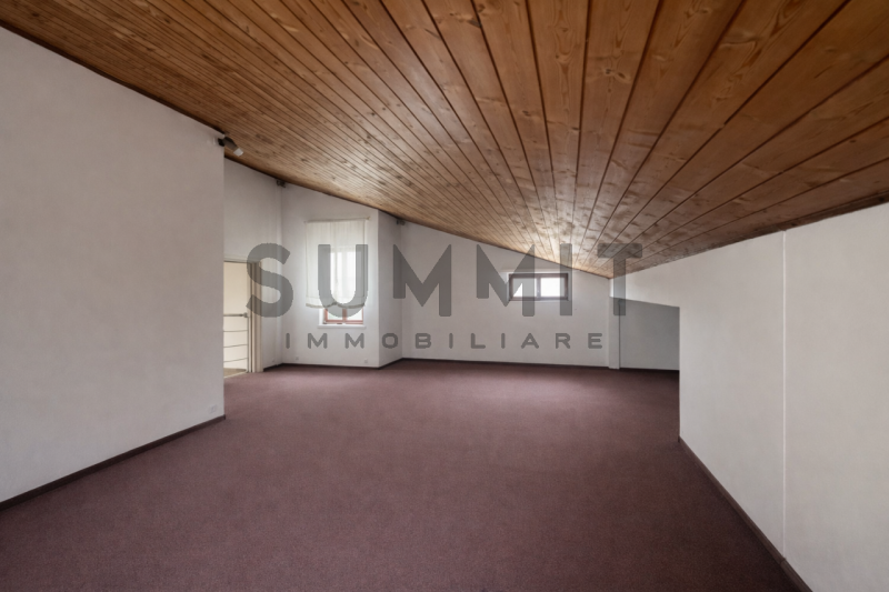 ZUGLIANO: Locale adibito a LABORATORIO ARTIGIANALE. Cl. En. G IPE 65,00 EURO 500 Per Info 0445531...