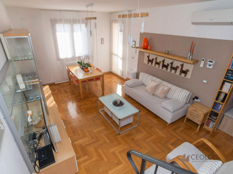 NOVENTA Località Noventana: venite a scoprire questo splendido appartamento ultimo piano,  duplex...