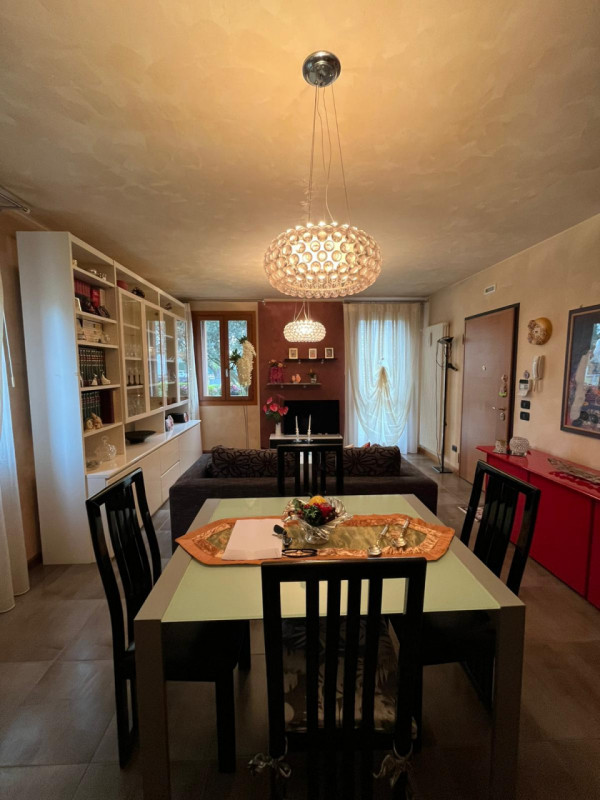 In una zona tranquilla e piacevole di Montagnana, proponiamo questo bellissimo appartamento al pi...