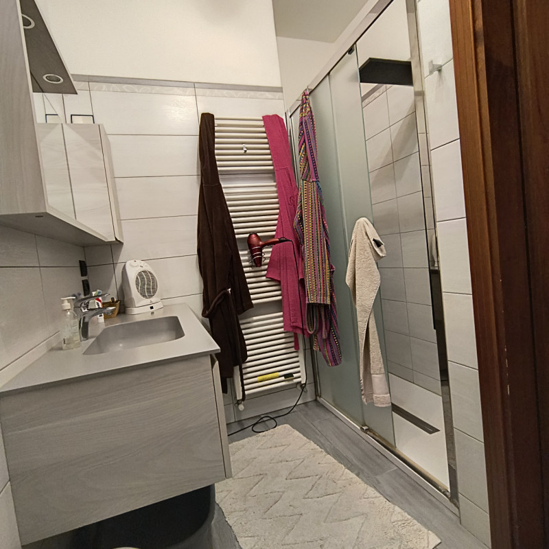 Scopri la tua nuova casa nel cuore di Monteforte d'Alpone! Questo ampio appartamento situato al p...