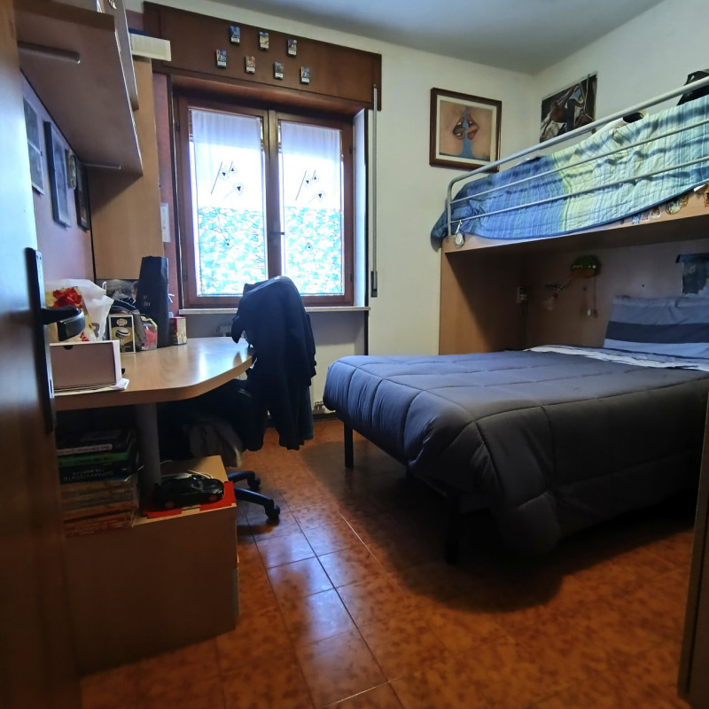 Scopri la tua nuova casa nel cuore di Monteforte d'Alpone! Questo ampio appartamento situato al p...