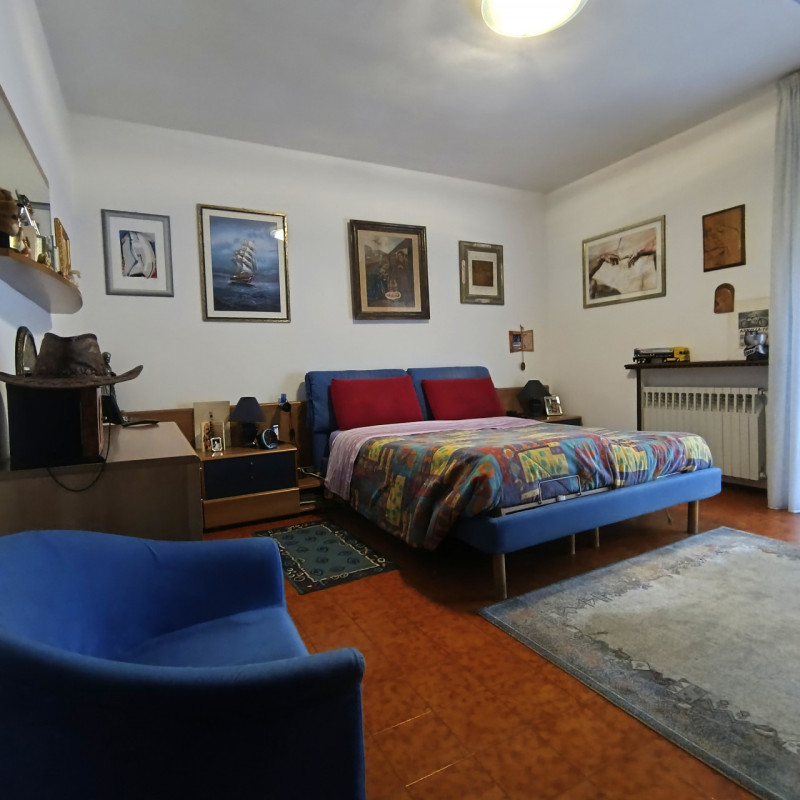 Scopri la tua nuova casa nel cuore di Monteforte d'Alpone! Questo ampio appartamento situato al p...