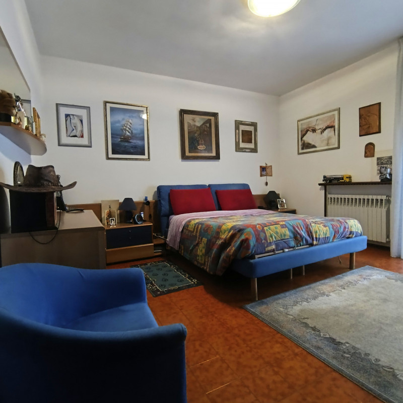 Scopri la tua nuova casa nel cuore di Monteforte d'Alpone! Questo ampio appartamento situato al p...