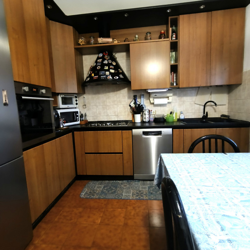 Scopri la tua nuova casa nel cuore di Monteforte d'Alpone! Questo ampio appartamento situato al p...