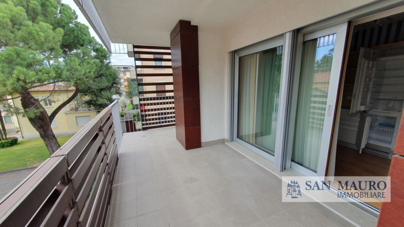 VICENZA - Zona Interna di Corso Padova: raffinato ed elegante appartamento al secondo piano in nu...