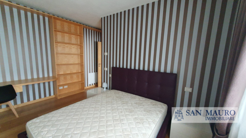 VICENZA - Zona Interna di Corso Padova: raffinato ed elegante appartamento al secondo piano in nu...