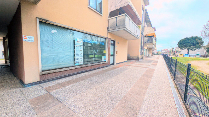 THIENE – via Giovanni XXIII n. 15 - Parco Del Donatore

Trattativa Unica Immobiliare, Via Prà Bor...