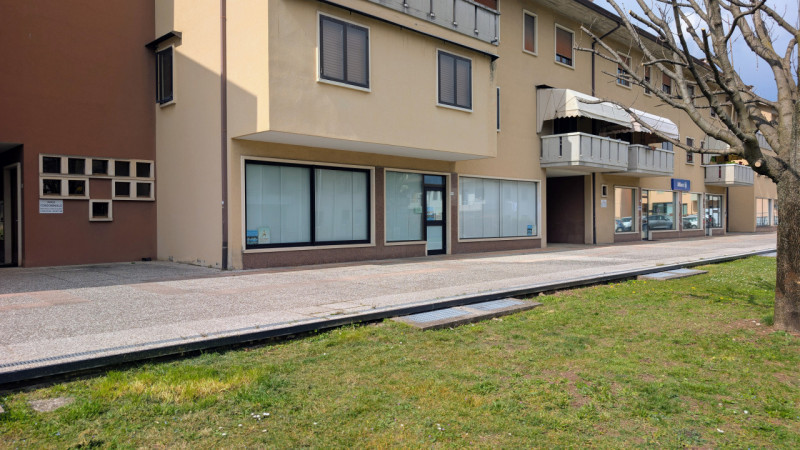 THIENE – via Giovanni XXIII n. 15 - Parco Del Donatore

Trattativa Unica Immobiliare, Via Prà Bor...
