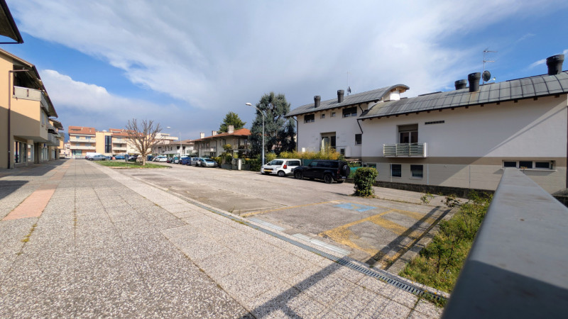 THIENE – via Giovanni XXIII n. 15 - Parco Del Donatore

Trattativa Unica Immobiliare, Via Prà Bor...