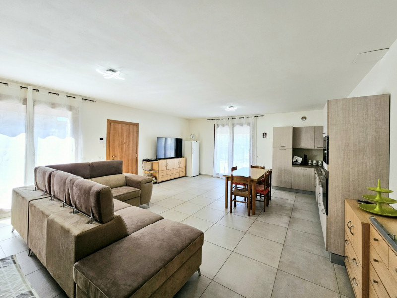 In un bel quartiere residenziale ai Monselice, proponiamo in vendita una splendida casa indipende...