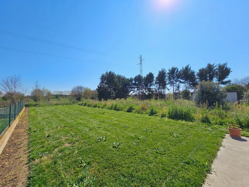 In un bel quartiere residenziale ai Monselice, proponiamo in vendita una splendida casa indipende...