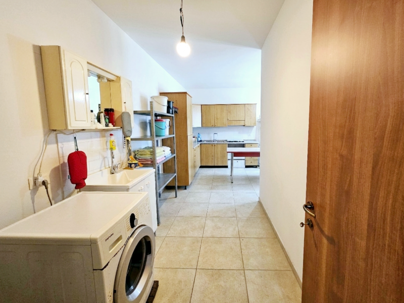 In un bel quartiere residenziale ai Monselice, proponiamo in vendita una splendida casa indipende...