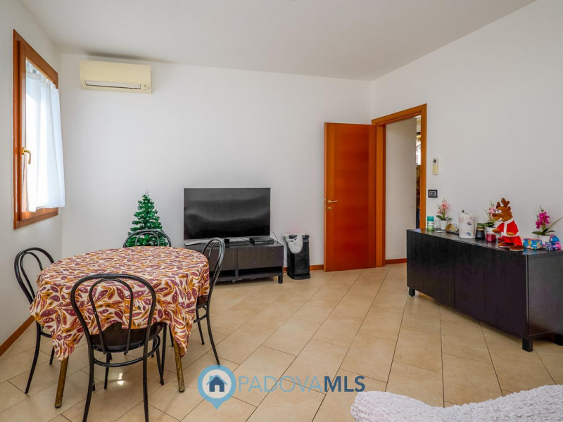 Immobile in esclusiva al Gruppo Padova MLS

In una delle zone residenziali più tranquille e richi...