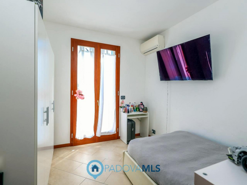 Immobile in esclusiva al Gruppo Padova MLS

In una delle zone residenziali più tranquille e richi...