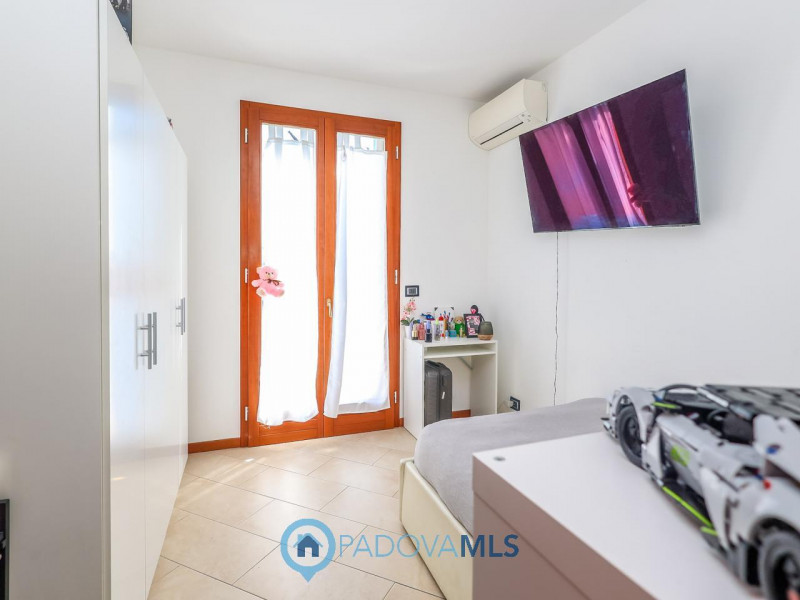 Immobile in esclusiva al Gruppo Padova MLS

In una delle zone residenziali più tranquille e richi...