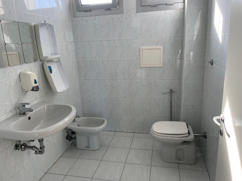 SANT'AGOSTINO in zona comoda agli svincoli della tangenziale e alla città, proponiamo in affitto ...