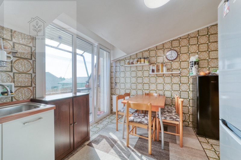 Nel cuore della rinomata zona di Tencarola, nel comune di Selvazzano Dentro, proponiamo in vendit...