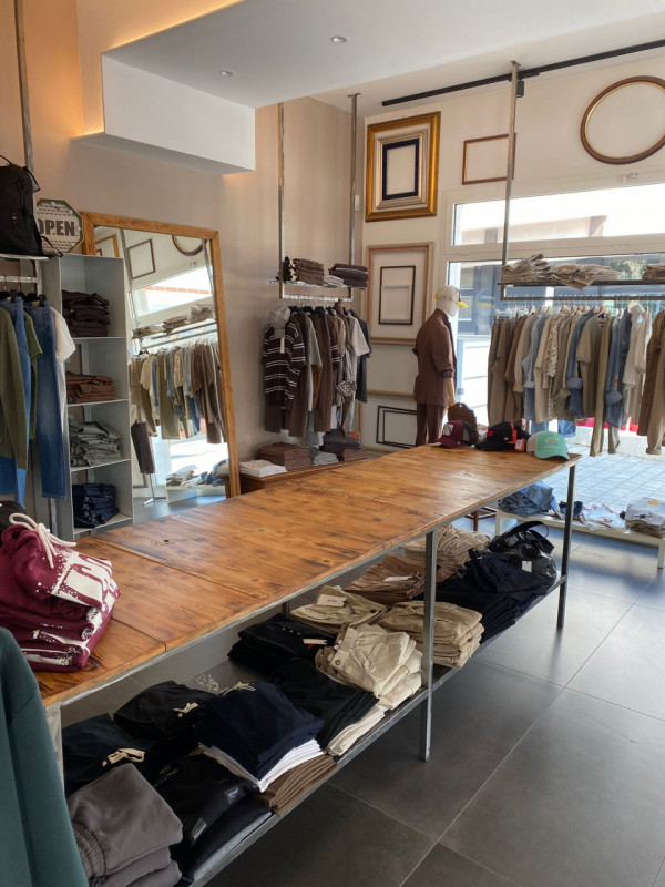 S.CARLO - S. GREGORIO Classe Energetica E - EPgl,nren 592,83 KWh/mq anno.
Su strada principale co...