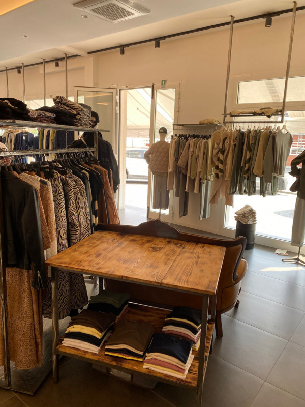 S.CARLO - S. GREGORIO Classe Energetica E - EPgl,nren 592,83 KWh/mq anno.
Su strada principale co...