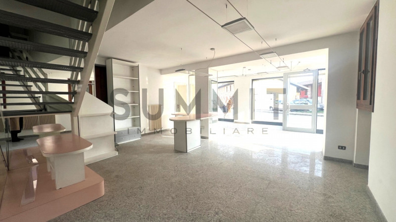 SCHIO - MAGRE': proponiamo NEGOZIO/UFFICIO al piano terra, posto fronte strada. Cl. En. G IPE 65,...