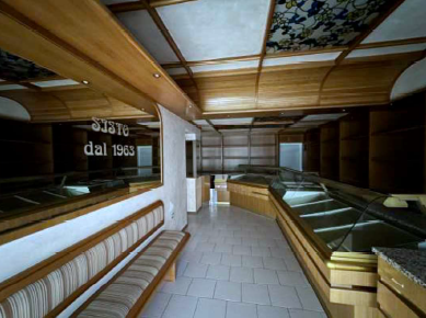 RIF. A.A.99-242

Vendesi all'asta - negozio in data 14 maggio 2026

Descrizione: trattasi di un n...