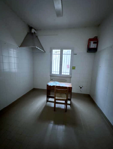 RIF. A.A.99-242

Vendesi all'asta - negozio in data 14 maggio 2026

Descrizione: trattasi di un n...