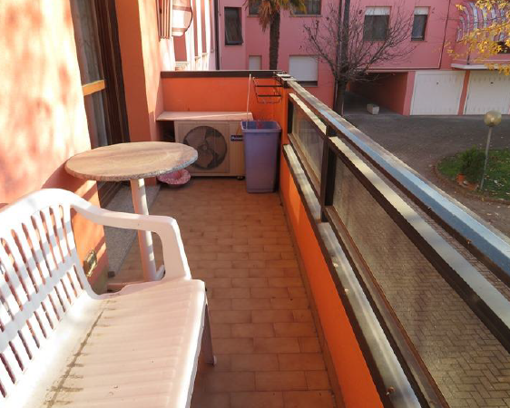 Rif. A.A.347-24

Vendita all'asta - appartamento al 1° piano con garage in data 15 maggio 2026

D...