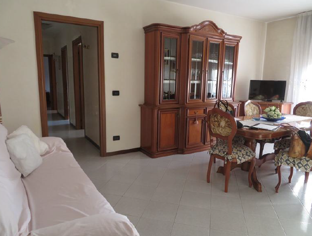 Rif. A.A.347-24

Vendita all'asta - appartamento al 1° piano con garage in data 15 maggio 2026

D...