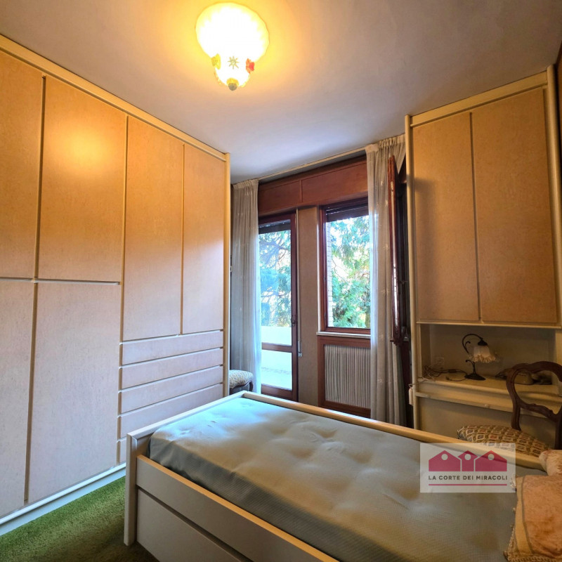 VICENZA-SAN BORTOLO: OTTIMA CASA SINGOLA VICINA AL CENTRO CITTADINO, 3 CAMERE + ZONA OSPITI E UFF...