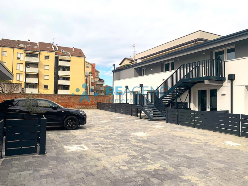 VICENZA – Santa Bertilla

NUOVO MONO al piano PRIMO in AFFITTO  in classe energetica A4

Cosi Com...