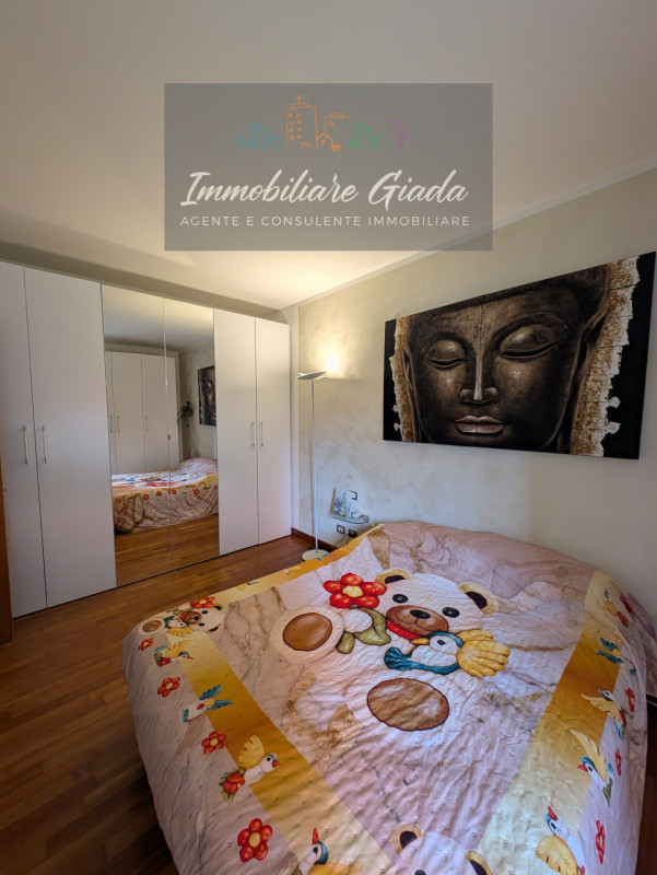 Vendiamo bellissimo appartamento con giardino in zona semicentrale a Conegliano, comodo a tutti i...