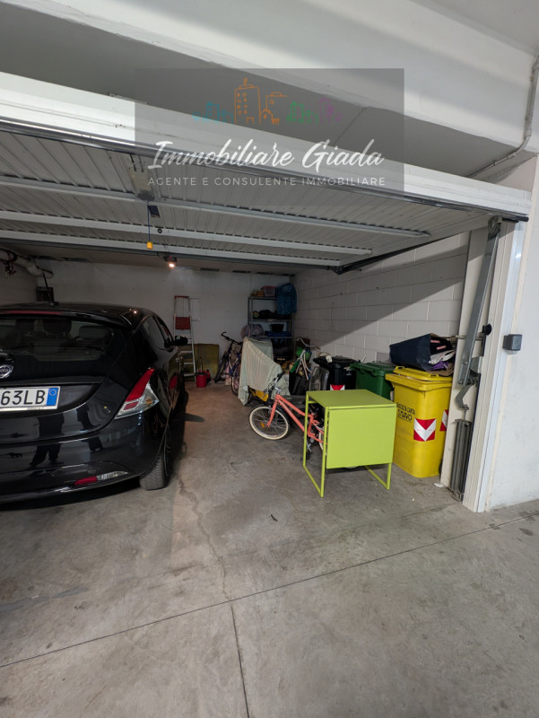 Vendiamo bellissimo appartamento con giardino in zona semicentrale a Conegliano, comodo a tutti i...