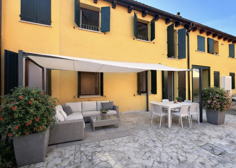 Brusegana. Euro 375.000 prezzo non trattabile. Casa schiera, su 2 livelli.  Classe A4, ep 26,16 k...