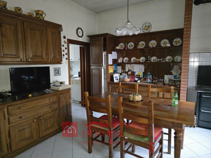 CALDOGNO -RETTORGOLE: proponiamo IN ESCLUSIVA CASA SINGOLA TERRATETTO di 183 mq situata in zona V...