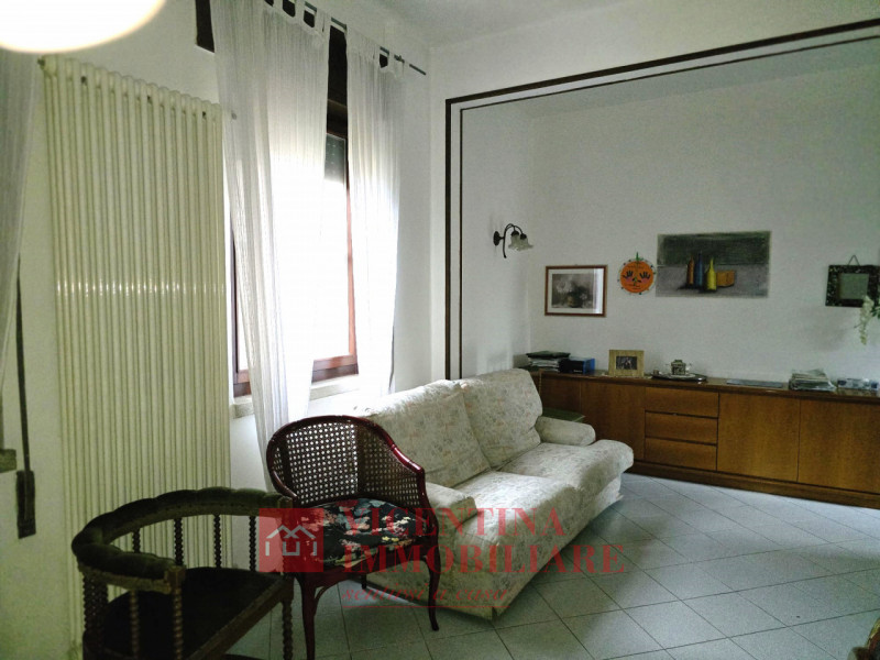 CALDOGNO -RETTORGOLE: proponiamo IN ESCLUSIVA CASA SINGOLA TERRATETTO di 183 mq situata in zona V...