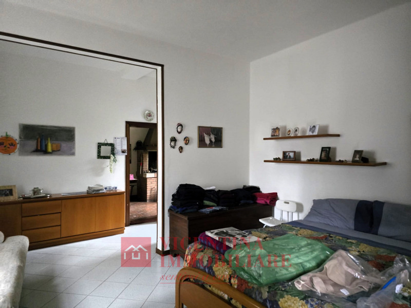 CALDOGNO -RETTORGOLE: proponiamo IN ESCLUSIVA CASA SINGOLA TERRATETTO di 183 mq situata in zona V...