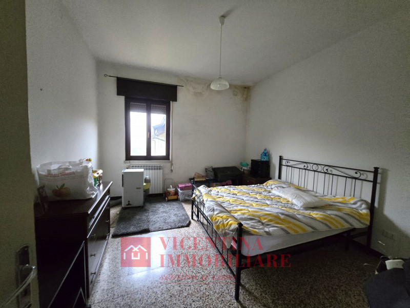 CALDOGNO -RETTORGOLE: proponiamo IN ESCLUSIVA CASA SINGOLA TERRATETTO di 183 mq situata in zona V...