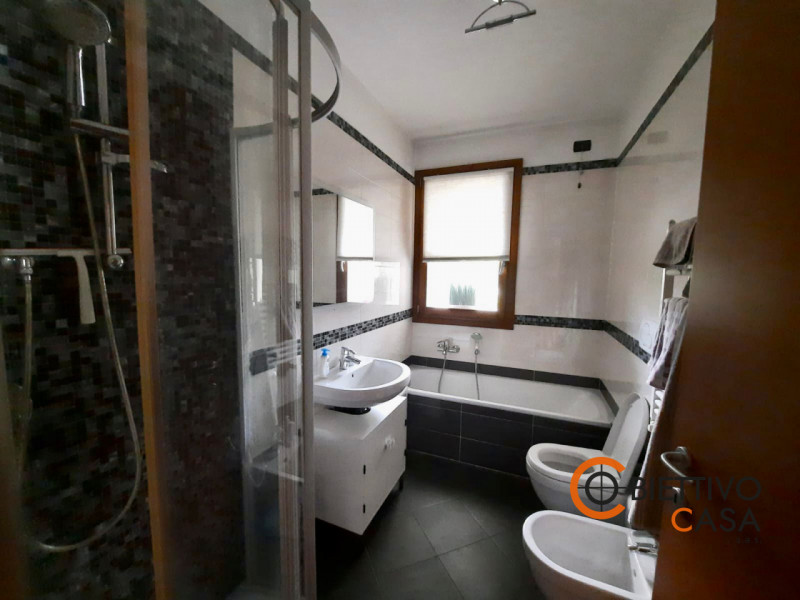 Nel quartiere S. Agostino di Albignasego, Disponibile dal 1 maggio, elegante appartamento triloca...