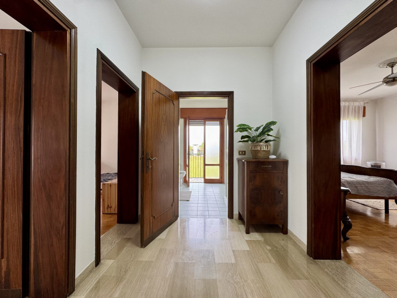 Rossano Veneto - Villa singola su lotto di 650 mq - Euro 299.000

Open House Day, Sabato 9 Maggio...