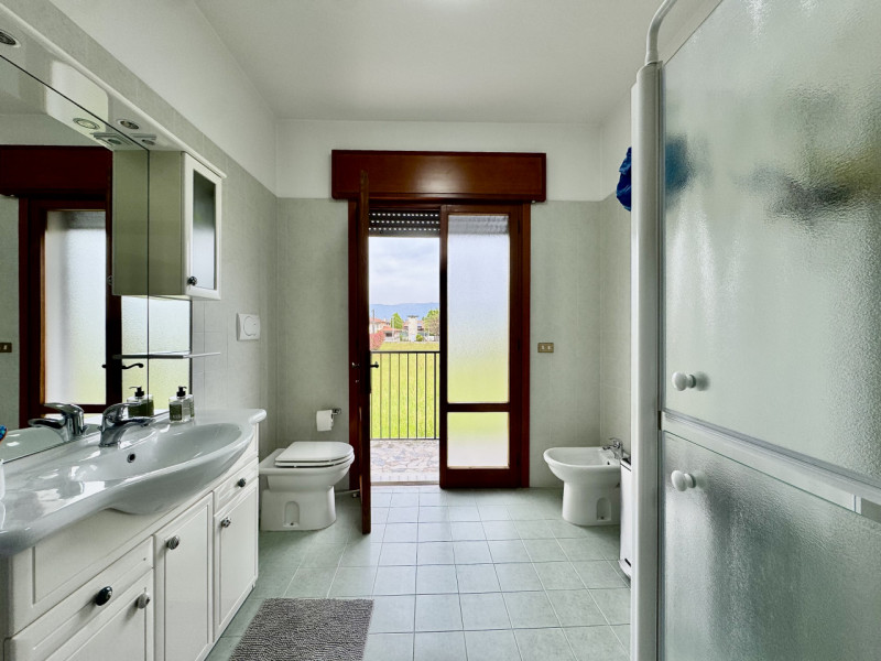 Rossano Veneto - Villa singola su lotto di 650 mq - Euro 299.000

Open House Day, Sabato 9 Maggio...