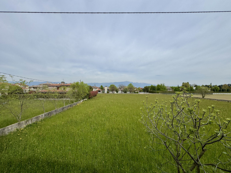 Rossano Veneto - Villa singola su lotto di 650 mq - Euro 299.000

Open House Day, Sabato 9 Maggio...