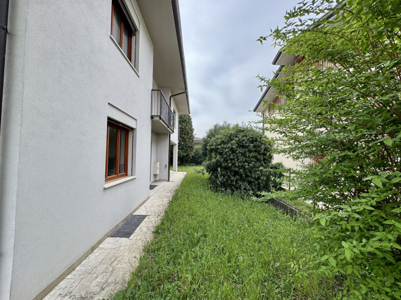 Rossano Veneto - Villa singola su lotto di 650 mq - Euro 299.000

Trattativa riservata Unica Immo...