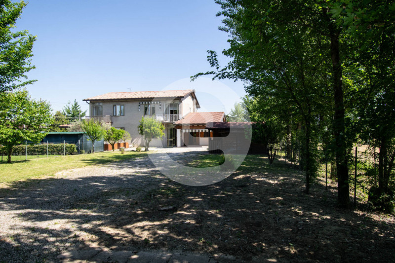 In vendita a San Giorgio delle Pertiche (PD), in una zona tranquilla e immersa nel verde, proponi...