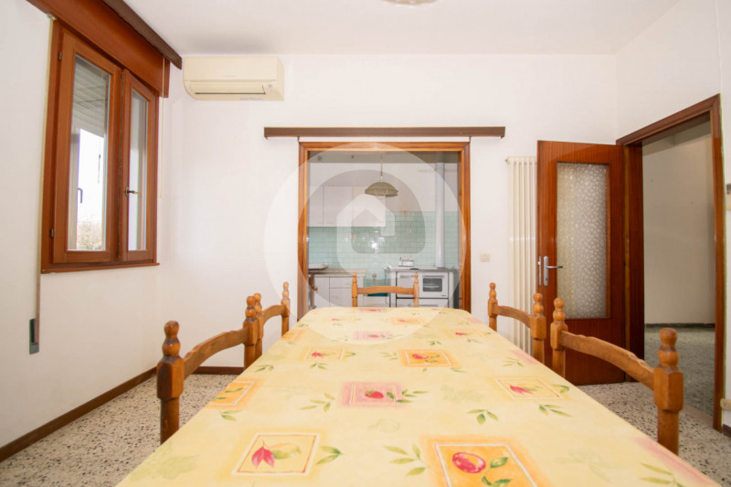 In vendita a San Giorgio delle Pertiche (PD), in una zona tranquilla e immersa nel verde, proponi...