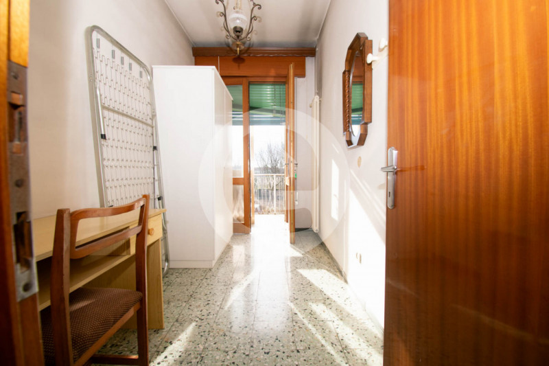 In vendita a San Giorgio delle Pertiche (PD), in una zona tranquilla e immersa nel verde, proponi...