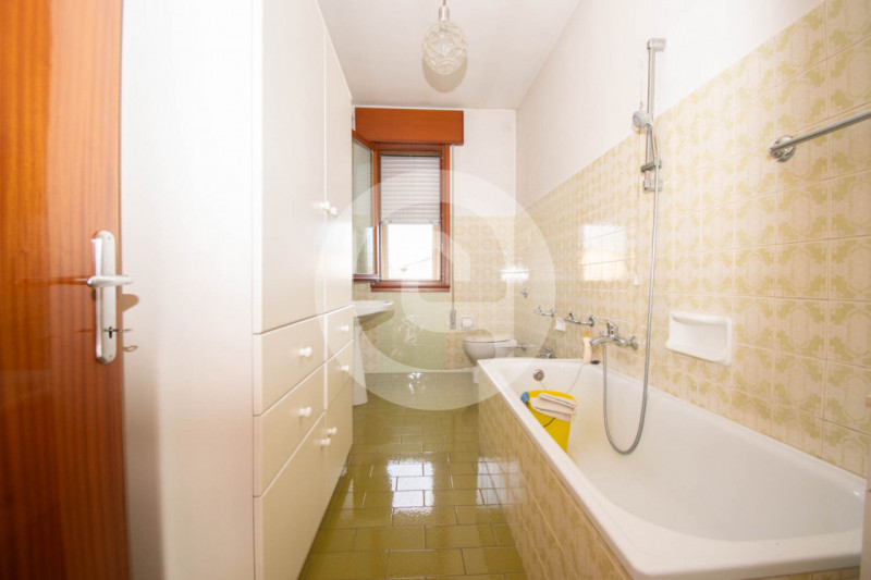 In vendita a San Giorgio delle Pertiche (PD), in una zona tranquilla e immersa nel verde, proponi...