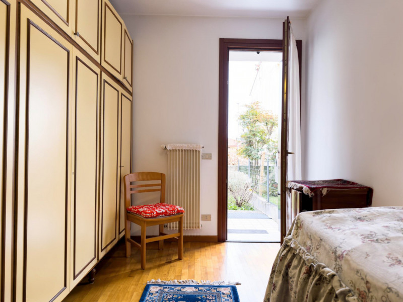 (Per INFO Vittorio 3517343301) Proponiamo in vendita un accogliente appartamento trilocale di cir...