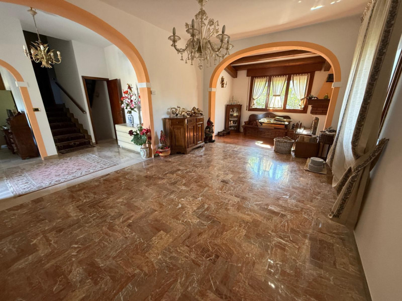 A Marocco di Mogliano Veneto, in zona tranquilla e residenziale, proponiamo in vendita ampia porz...