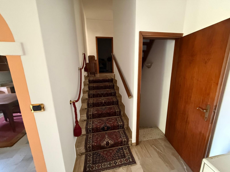 A Marocco di Mogliano Veneto, in zona tranquilla e residenziale, proponiamo in vendita ampia porz...